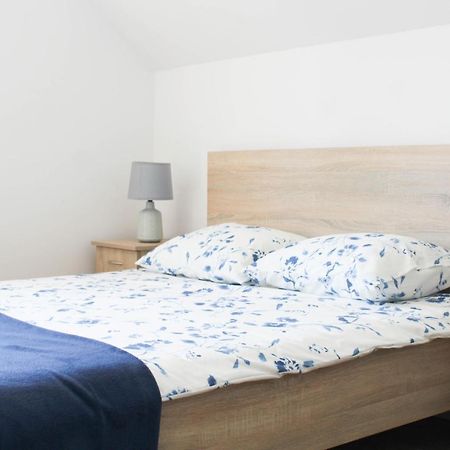 Megan Apartment ลูเบียโตโว ภายนอก รูปภาพ