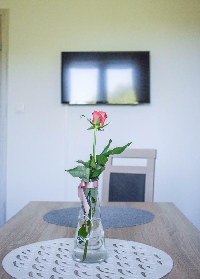 Megan Apartment ลูเบียโตโว ภายนอก รูปภาพ
